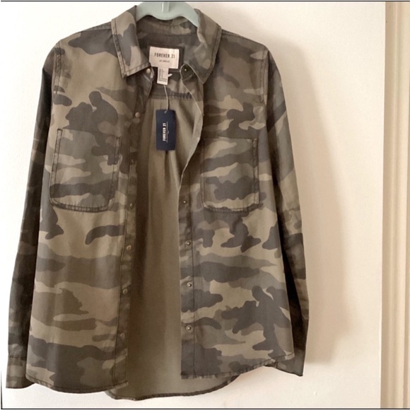 New Forever 21 Cotton Camouflage Snap Closure Shacket Utility Shirt Size Small - Picture 3 of 12
